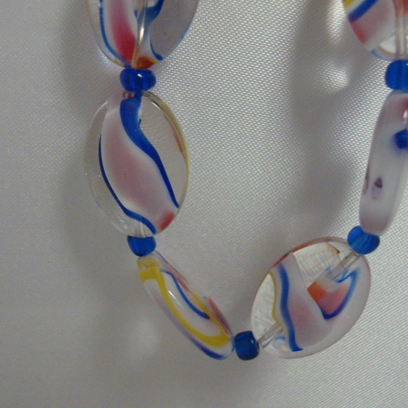 BEAUTIFUL ART GLASS BEADED BRACELET - Picture 4 of 4